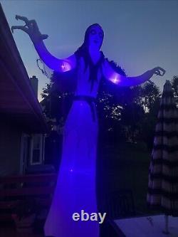 12 ft Airblown Inflatable Short Circuit Female Ghost Halloween flashing lights
