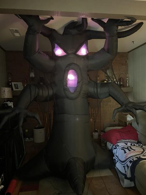 12ft Gemmy Spooky Tree Halloween Airblown Inflatable