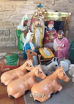 15 Piece Nativity Set Blow Mold Lights Up Pick Up Only Make An Offer
