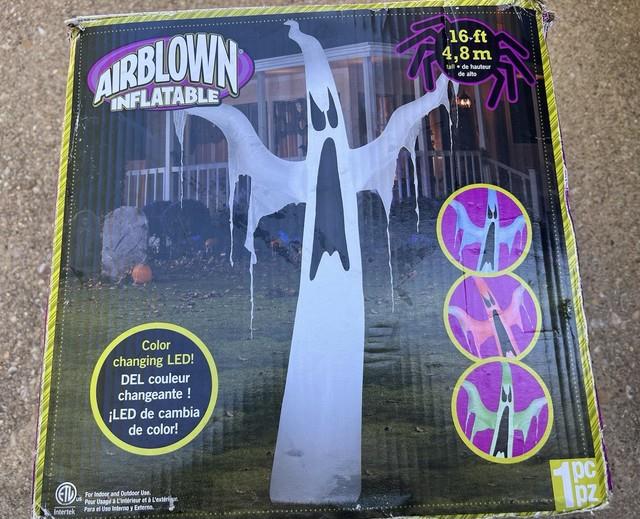 16 Ft Gemmy Led Color Changing Ghost Airblown Inflatable Yard Decoration Read