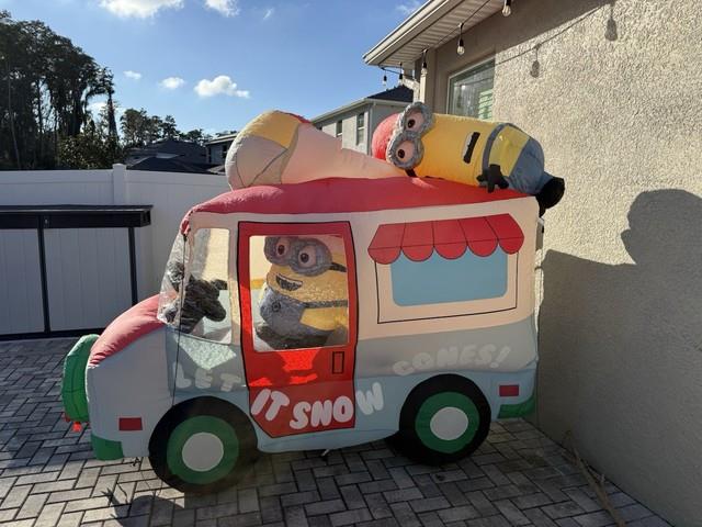 2018 Christmas Minions Snowcone Truck Lighted Christmas Minion Inflatable Used