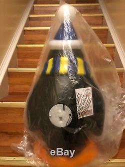 28 Chilly Willy Penguin Lighted Blow Mold Christmas Yard Decoration
