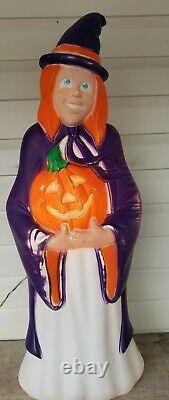 38 Grand Venture Halloween Witch withPumpkin Blowmold Rare Purple Happy