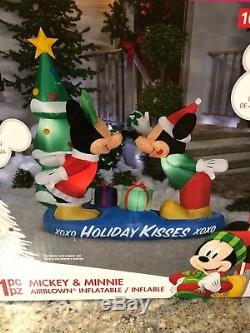 5 1/2 Ft Mickey & Minnie Mouse Kisses Airblown Christmas yard Disney Inflatable