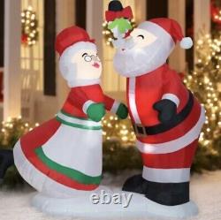 6 Ft GEMMY SANTA & MRS CLAUS KISSING UNDER THE MISTLETOE Airblown Inflatable