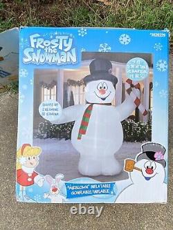 9 foot tall Gemmy Frosty the Snowman Inflatable. In Great Condition