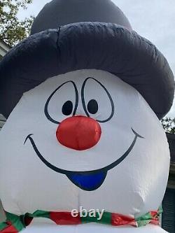 9 foot tall Gemmy Frosty the Snowman Inflatable. In Great Condition