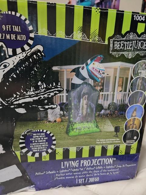 9ft Beetlejuice Living Projection Airblown Inflatable / Halloween 223453