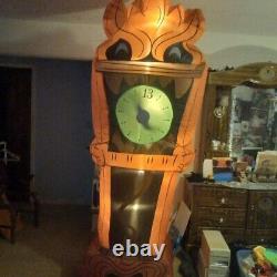 Airblown Inflatable Gemmy Disney Haunted Mansion 8 ft animated clock