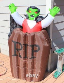 Airblown Inflatable Vampire/ Dracula Rising From Tombstone 2005 Airblown Inflatable Vampire/ Dracula Rising From Tombstone 2005