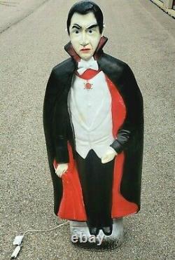 Bela Lugosi Dracula Vampire Blow Mold Halloween Lighted Featherstone 42 Tall