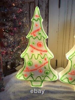 Blow Mold White Gingerbread Trees Red And Green Union Don Featherstone 29