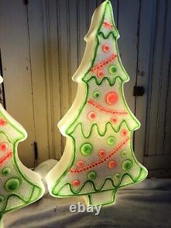 Blow Mold White Gingerbread Trees Red And Green Union Don Featherstone 29