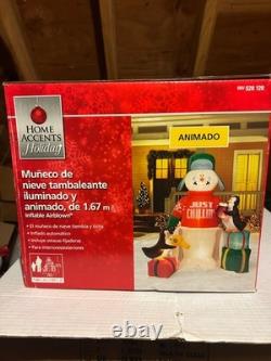 Christmas -Home Accents 5 ft 6 in Animated Shaking Snowman Inflatable