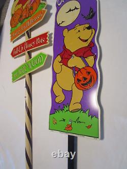 Disney set 2 Winnie the Pooh Halloween Impact Plastics Yard Art Stakes 47T 2000