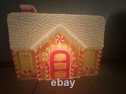 Don Featherstone Gingerbread House Blow Mold Light Display Vintage 1994/1995 2/2