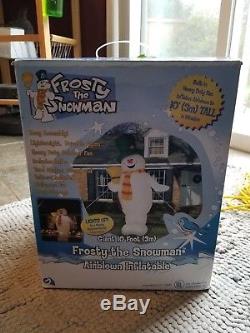 Frosty the Snowman Gemmy Airblown Inflatable 10 Feet Tall Lighted Christmas