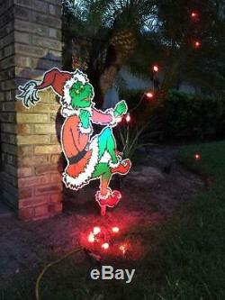 GRINCH Max the Dog & Cindy Lou Christmas yard art Stealing CHRISTMAS Lights