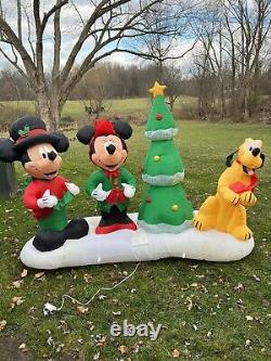 Gemmy Airblown Christmas Inflatable Disney Mickey and Friends Lightshow