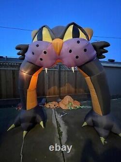 Gemmy Airblown Inflatable Halloween Archway Black Cat 9' Tall