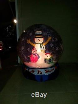 Gemmy Airblown Inflatable Snow Globe Snowman Family 6 Feet Let It Snow Christmas