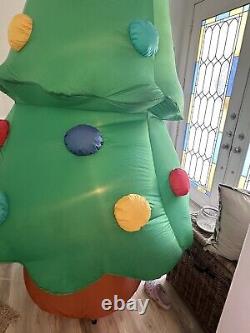 Gemmy Giant Holiday Airblown Inflatable Christmas Tree Lighted 10 Ft. Works