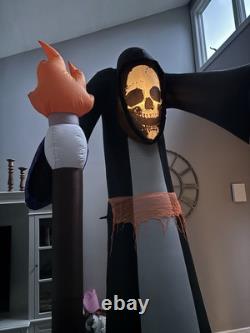 Gemmy Halloween Blow Up Inflatable 11' Giant Pointing Reaper With Torch Lights Up