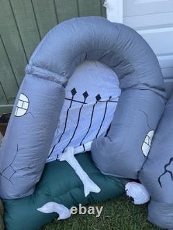 Gemmy Halloween Inflatable 10' Lighted Cemetery Gateway Scene 2008 NEEDS REPAIR