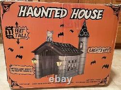 Gemmy Halloween inflatable Haunted House 11' tall tower and gargoyle(Rare/HTF)