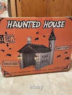 Gemmy Halloween inflatable Haunted House 11' tall tower and gargoyle(Rare/HTF)