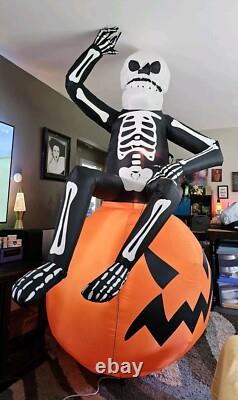 Inflatable Skeleton 8ft TOTALLY GHOUL On Pumpkin Vintage Kmart Works! 8
