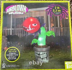 NEW 2014 Gemmy 7' Lighted Venus Fly Trap Plant Halloween Inflatable Airblown NEW