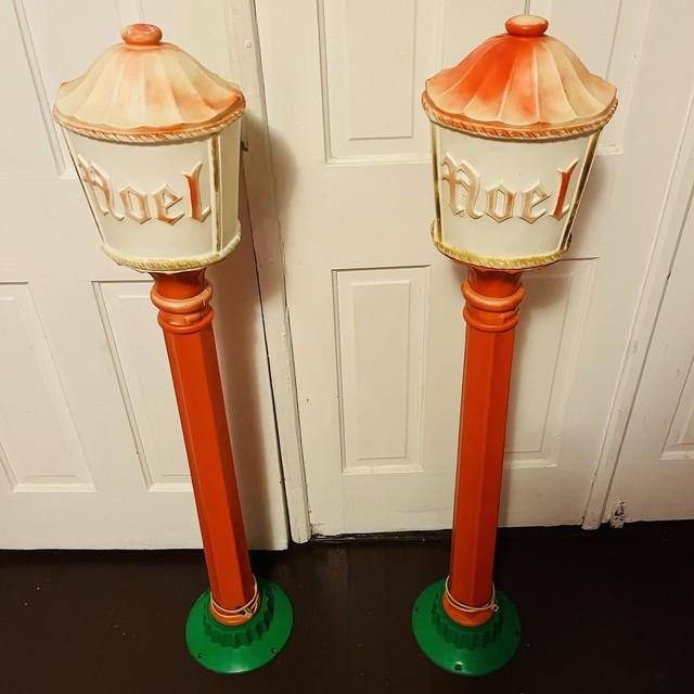 Pair Vintage Empire 48 Lighted Christmas Blow Mold Lamp Post Lanterns Works