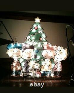 Peanuts Gang Snoopy Charlie Brown Christmas Outdoor Lighted Yard Art Display