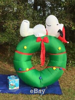 Peanuts Gemmy 7' Lighted Snoopy on Christmas Wreath Airblown Inflatable Blow-up