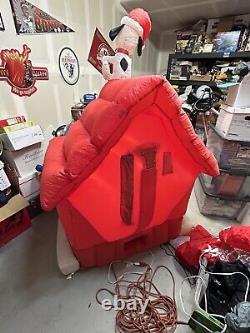 RARE 2010 Snoopy Inflatable Sno Machine Over 7Ft SEE INFO PIC