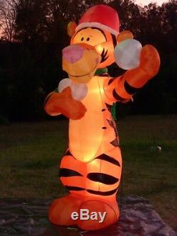 RARE Disney 8' Lighted Tigger Throwing Snowballs Christmas Inflatable Airblown