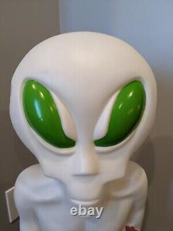 Rare Sample 36 White Space Alien Blow Mold Halloween General Foam Plastics