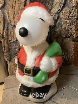Santa's Best Snoopy Peanuts Christmas Blow Mold 32 Tall Original Santa's Best Snoopy Peanuts Christmas Blow Mold 32 Tall Original