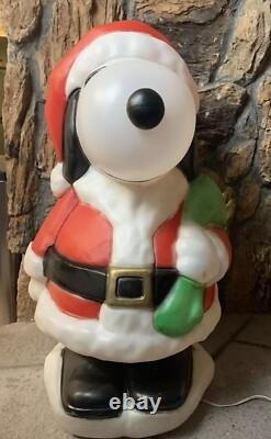 Santa's Best Snoopy Peanuts Christmas Blow Mold 32 Tall Original Santa's Best Snoopy Peanuts Christmas Blow Mold 32 Tall Original