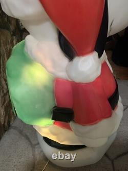 Santa's Best Snoopy Peanuts Christmas Blow Mold 32 Tall Original Santa's Best Snoopy Peanuts Christmas Blow Mold 32 Tall Original