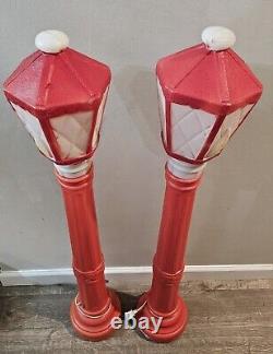 Set Of 2 Vintage Empire Blow Mold Lantern Candle Lamp Post Street Light Dickens