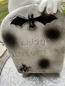 Set of 2 1995 Vintage Don Featherstone Ghosts/tombstone Blow Mold Halloween