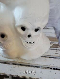 Skull totem blow mold Halloween light up RARE cluster skeleton home decor