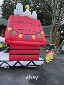 Snoopy And Friends Giant 17 Foot Inflatable Dog House Sled Excellent