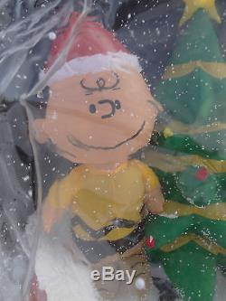VIDEO Gemmy Inflatable Airblown Peanuts Charlie Brown Snoopy Animated Snow Globe