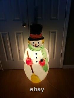 VINTAGE ADORABLE 39 EMPIRE SNOWMAN WithCARROT NOSE LIGHTED BLOW MOLD GREAT COLORS
