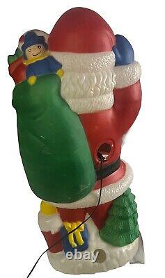 VINTAGE TPI WAVING SANTA CLAUS WithPRESENTS 40 LIGHTED BLOW MOLD