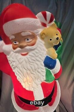 VINTAGE TPI WAVING SANTA CLAUS WithPRESENTS 40 LIGHTED BLOW MOLD