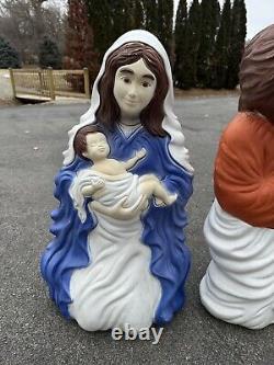 VTG 28 Grand Venture Nativity Set Joseph Mary With Jesus Lighted Blow Mold